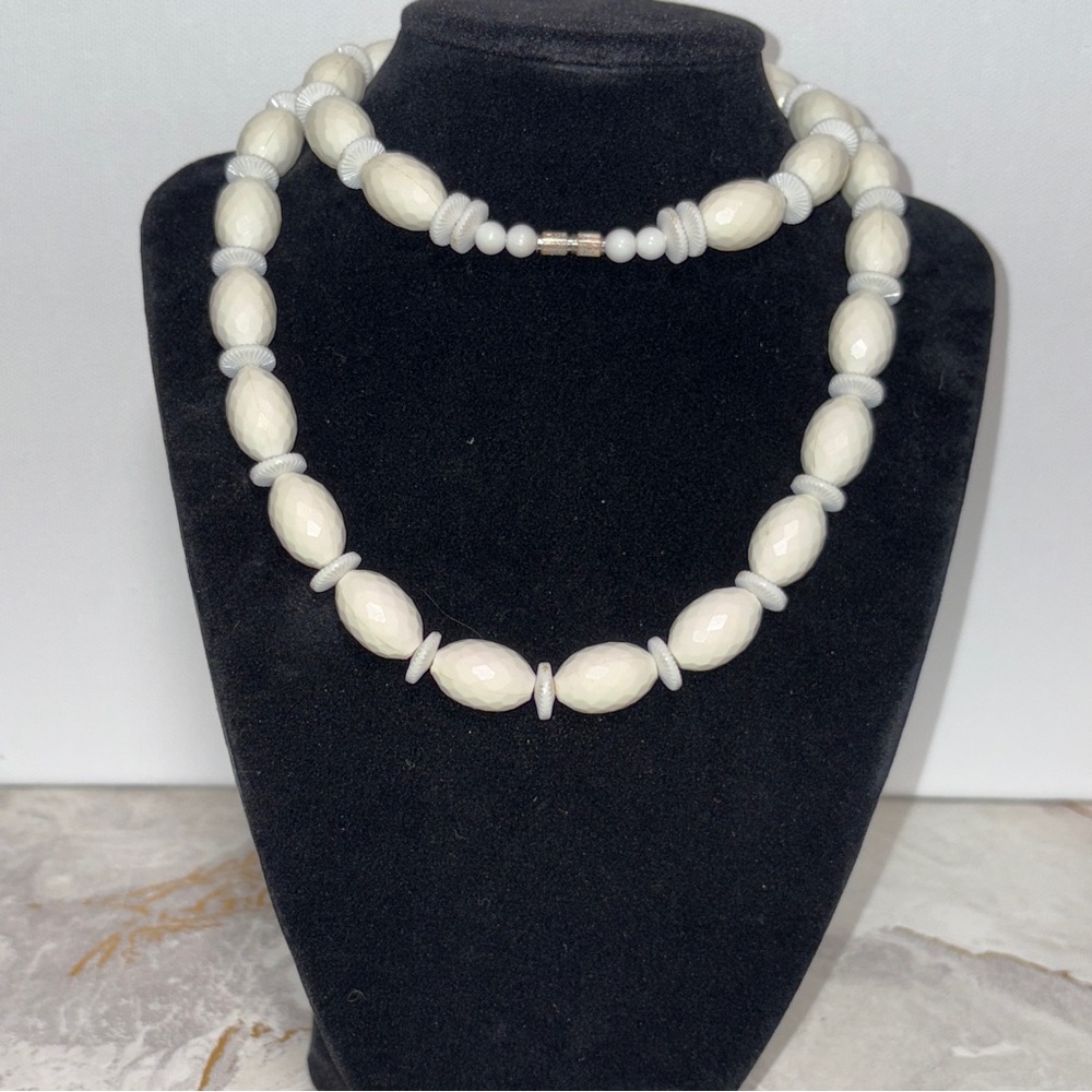 Vintage 1980s White Beaded Necklace